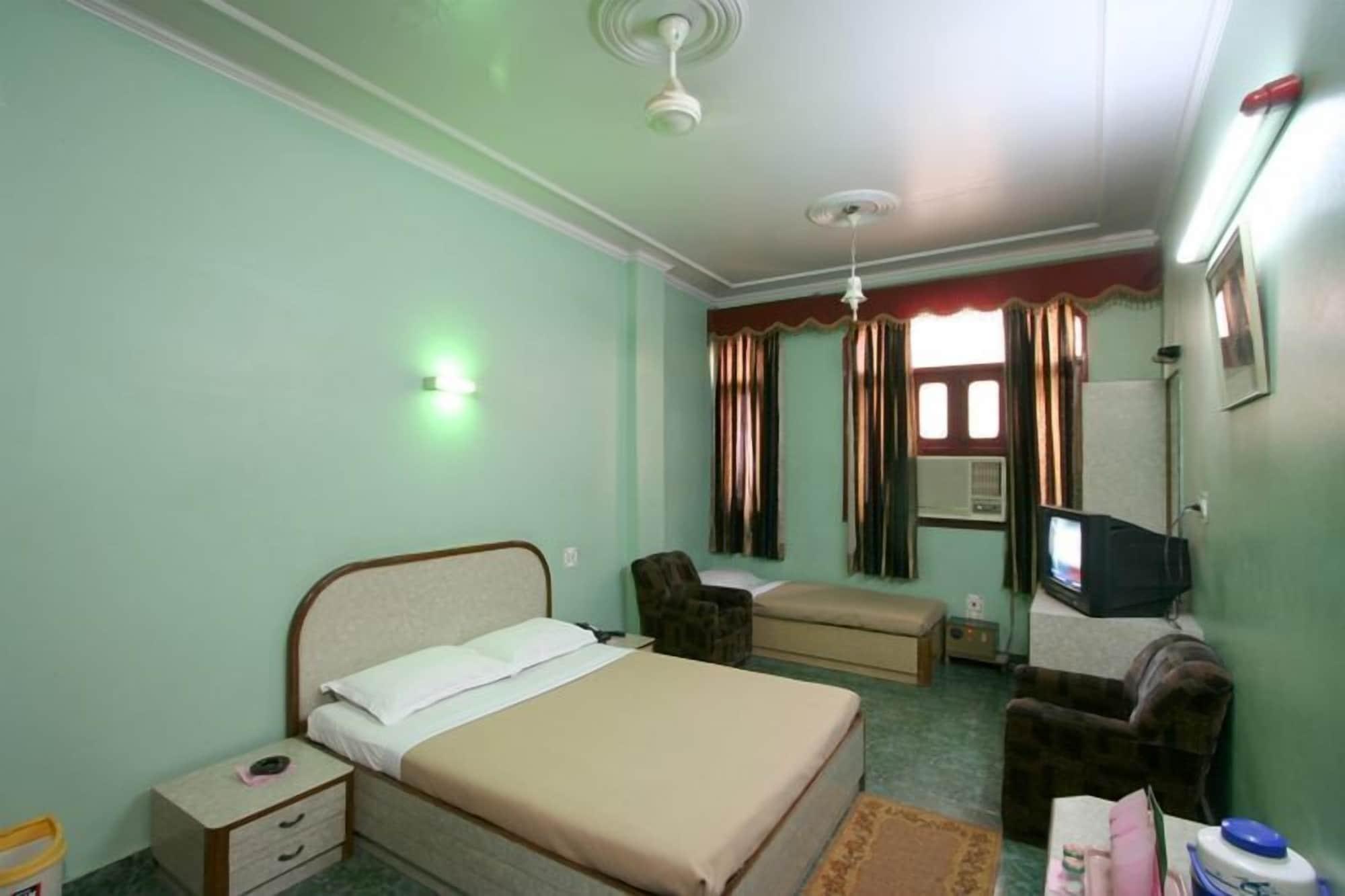 Hotel Woodland Deluxe Neu-Delhi Exterior foto